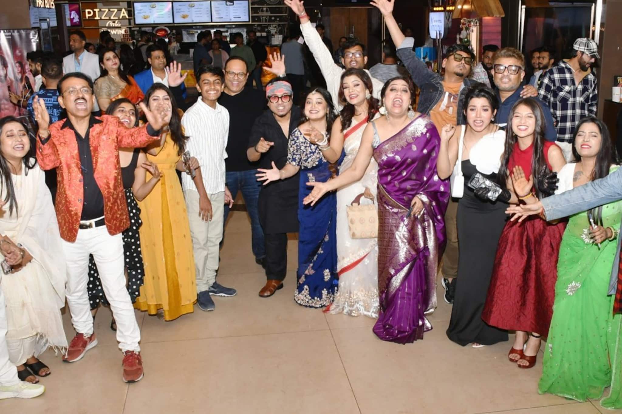 মুক্তিতে মন জয়, মানবিকতার আখ্যান নিয়ে প্রিমিয়ারে দর্শকদের মুগ্ধ করল খাঁচা