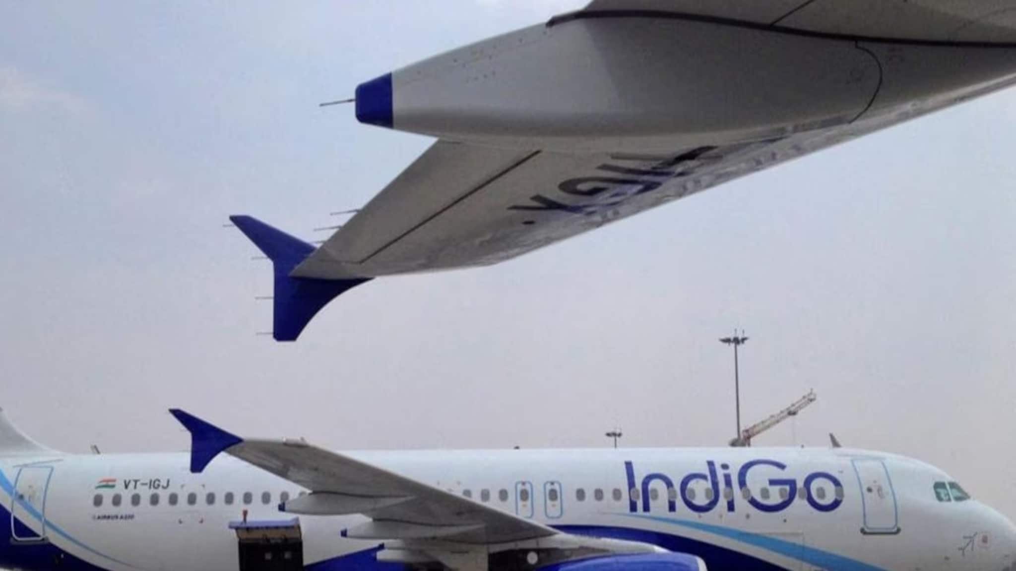 Kolkata Airport Bomb Scare: কলকাতা বিমানবন্দরে বিমানে বোমাতঙ্ক ! একটা চিরকূটেই ছড়াল আতঙ্ক, নামিয়ে আনা হল যাত্রীদের