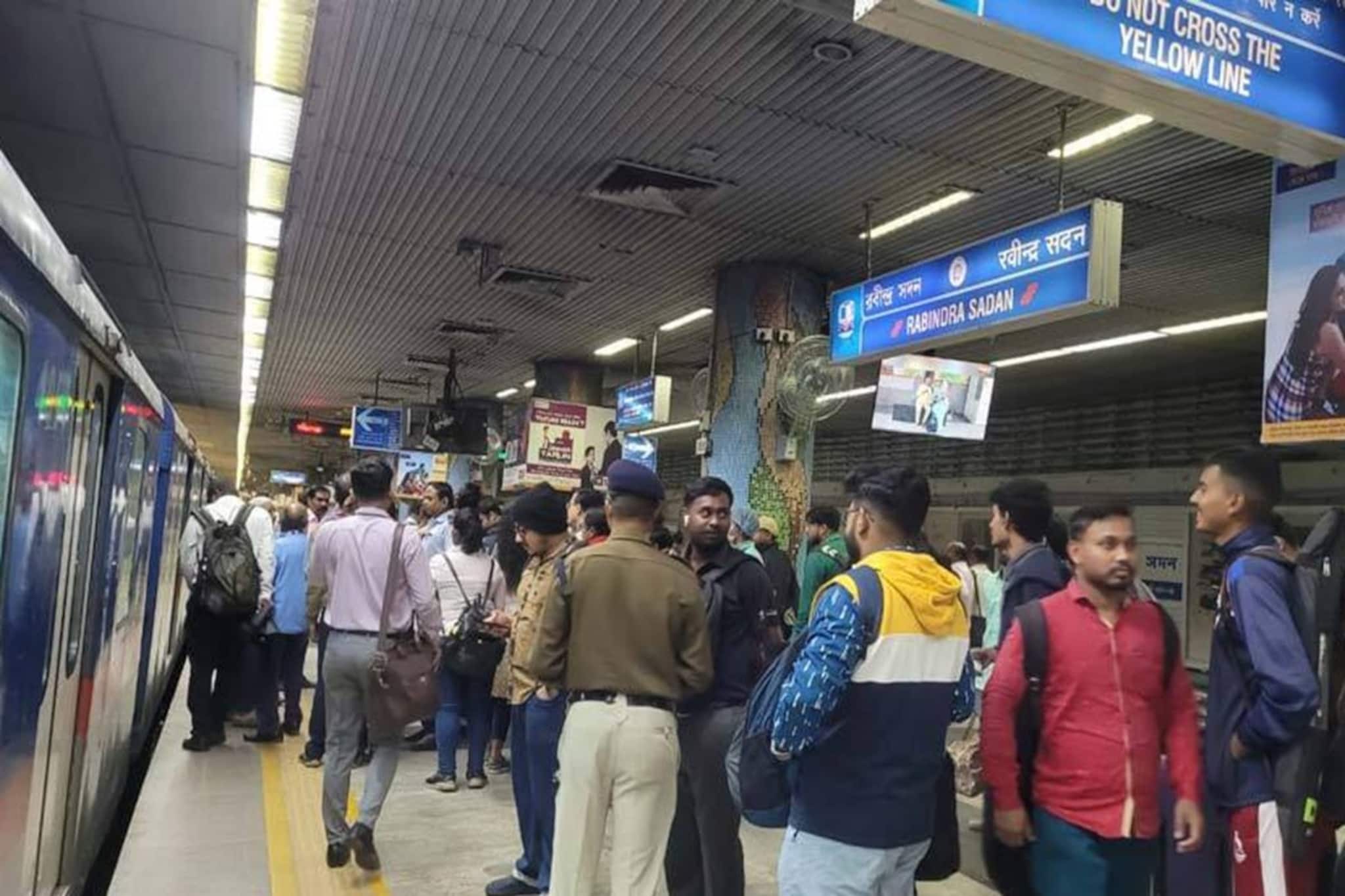 ব্লু লাইনে একের পর এক আত্মহত্যার চেষ্টা ! কী বিশেষ ব্যবস্থা নিল কলকাতা মেট্রো কর্তৃপক্ষ?
