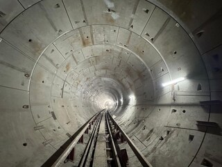 বিনা বাধায় মেট্রোর সুড়ঙ্গ খনন হয়ে গেল রেসকোর্স পর্যন্ত