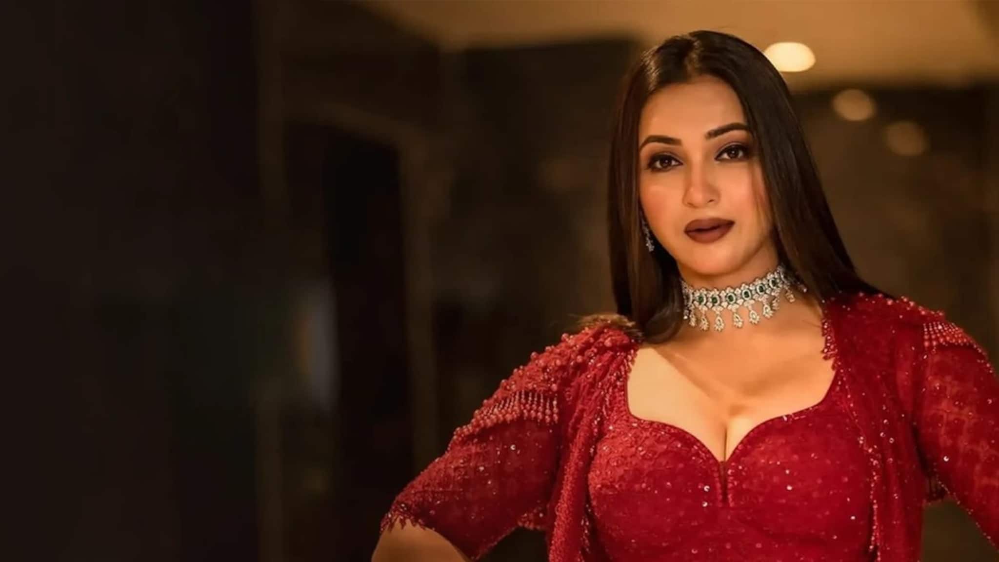 Tollywood Gossip: ‘আমাদের তো একসঙ্গে লাগবেও ভাল দেখতে’- টলিউডের কোন হিরোকে নিয়ে কৌশানীর খোলাখুলি মন্তব্য, দেখুন