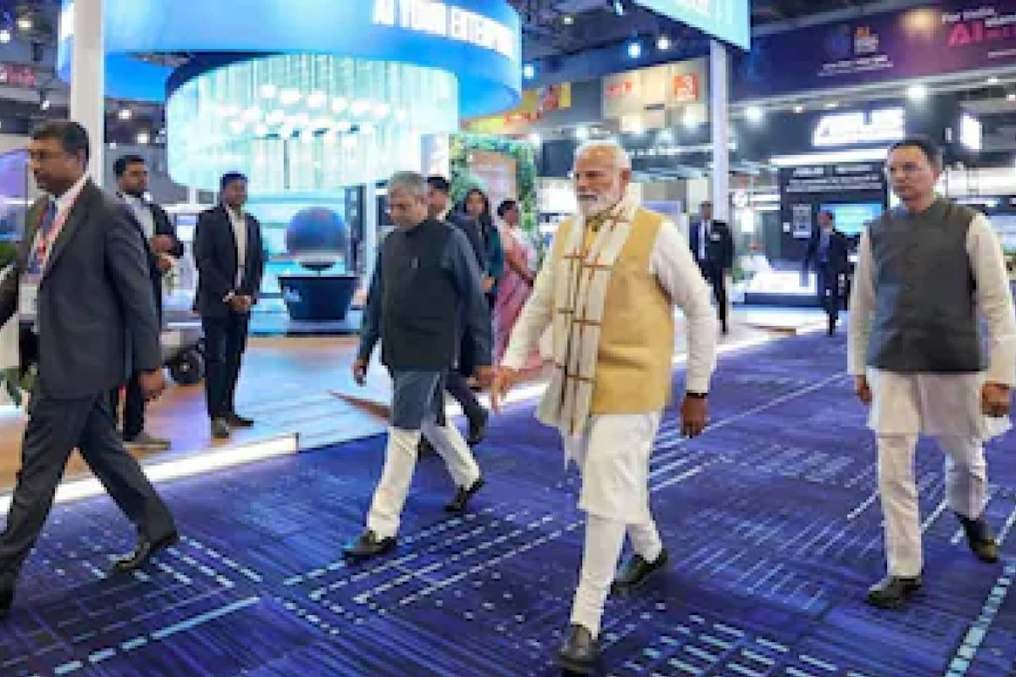 AI আসায় চলে যাবে চাকরি? ‘ভয়ের প্রতিষেধক প্রস্তুতি’... আশঙ্কা নিয়ে কী বার্তা মোদির? AI আসায় চলে যাবে চাকরি? ‘ভয়ের প্রতিষেধক প্রস্তুতি’... আশঙ্কা নিয়ে কী বার্তা মোদির?