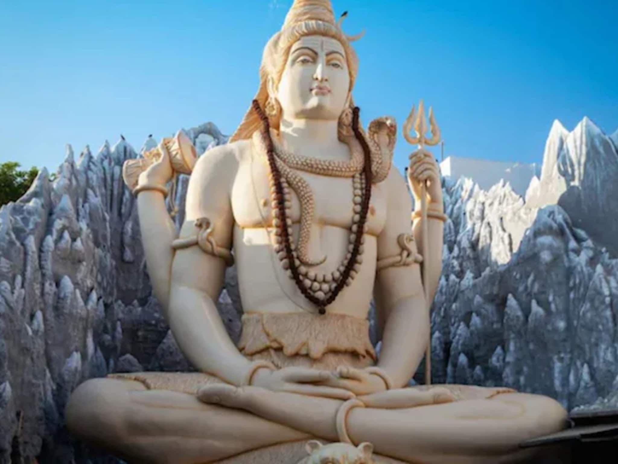 ৩০০ বছর পর এক বিরল মহাশিবরাত্রি ! একসঙ্গে ৫ রাজযোগ, দেখে নিন কোন রাশির জন্য লাভজনক