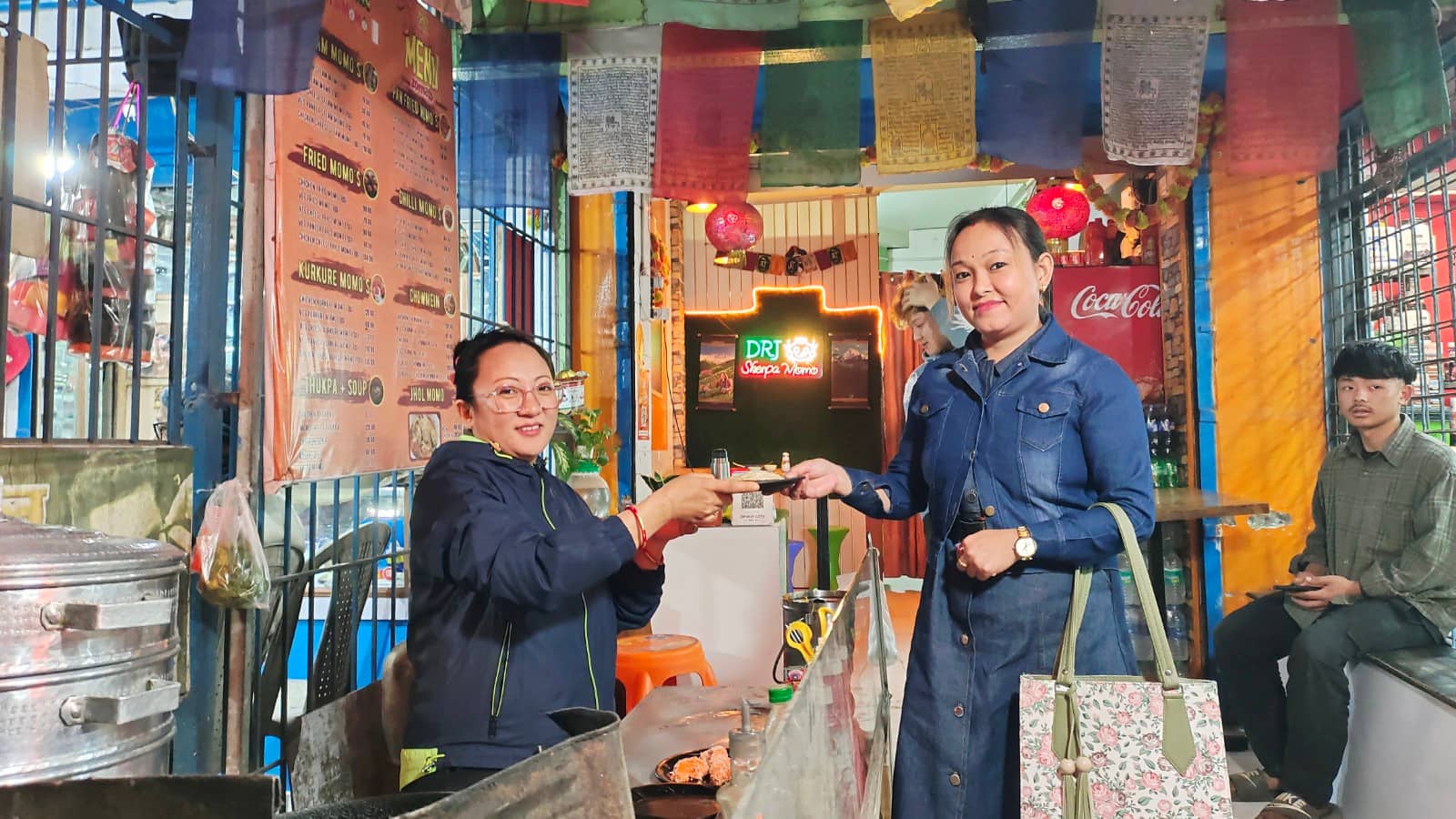 দার্জিলিং স্টাইলের মোমো মালদহে 