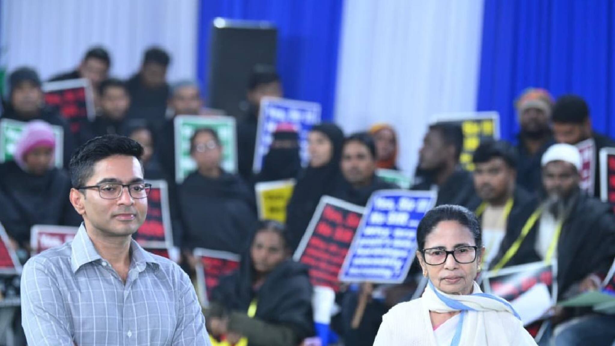 Mamata Banerjee: 'সুপার ইমার্জেন্সি চলছে বাংলায়, ৬ মাস থেকে কাজ করতে পারছে না প্রশাসন'! দিল্লি থেকে আক্রমণ মুখ্যমন্ত্রীর