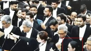 ‘বাংলায় হলে অসমে নয় কেন, পশ্চিমবঙ্গকে নিশানা করা হয়েছে, বুলডোজ করা হচ্ছে!’ SIR নিয়ে সুপ্রিম কোর্টে সওয়াল মমতার