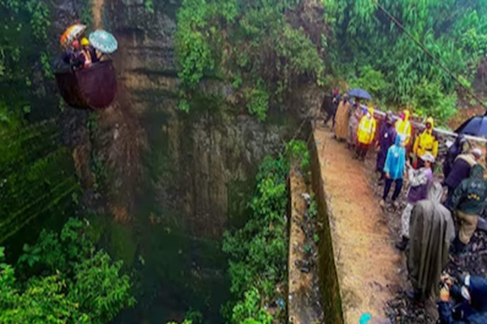 মেঘালয়ের বেআইনি কয়লা খনিতে ভয়াবহ বিস্ফোরণ, ১৮ জন শ্রমিকের মৃত্যু!ভিতরে আটকে বেশ কয়েকজন
