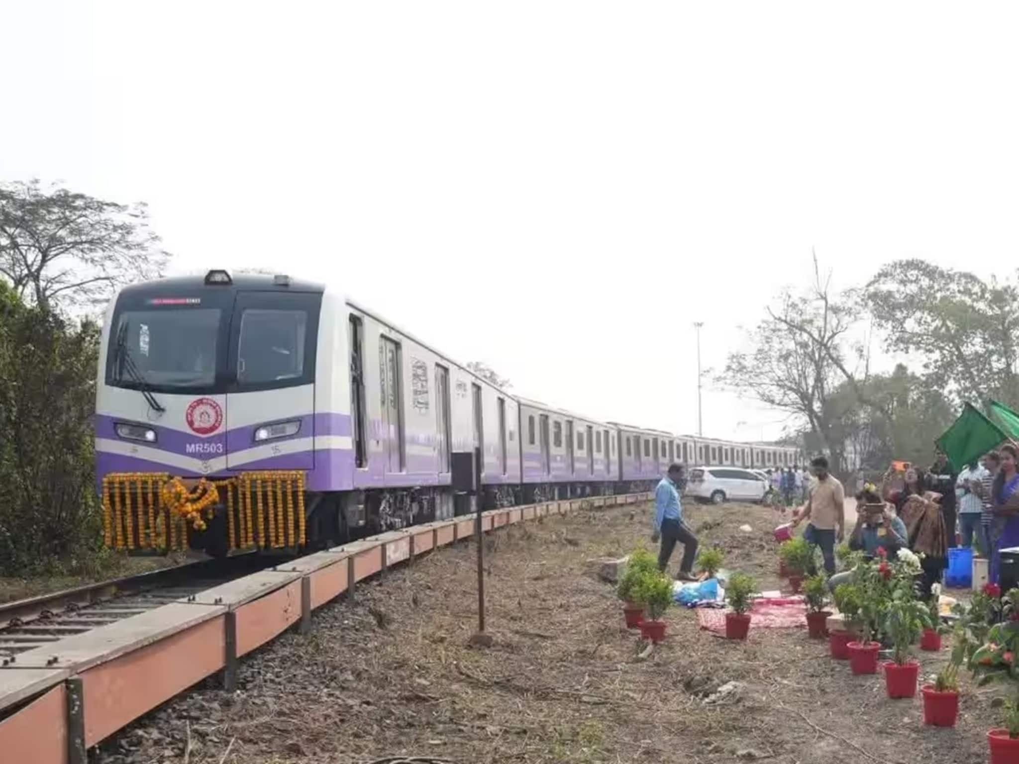 খড়গপুর IIT-র কামাল মেট্রো কারশেডে ! বার্ষিক ৩৫ লক্ষ টাকার সাশ্রয় রেক পিছু খড়গপুর IIT-র কামাল মেট্রো কারশেডে ! বার্ষিক ৩৫ লক্ষ টাকার সাশ্রয় রেক পিছু