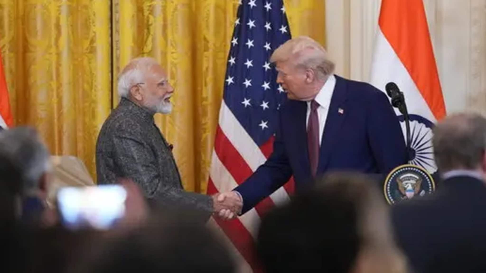 ‘লাভজনক, ঐতিহাসিক মাইলফলক’! কত শতাংশ শুল্কে রফা হল? আশা দেখাচ্ছে ভারত ও আমেরিকার নতুন বাণিজ্যচুক্তি!