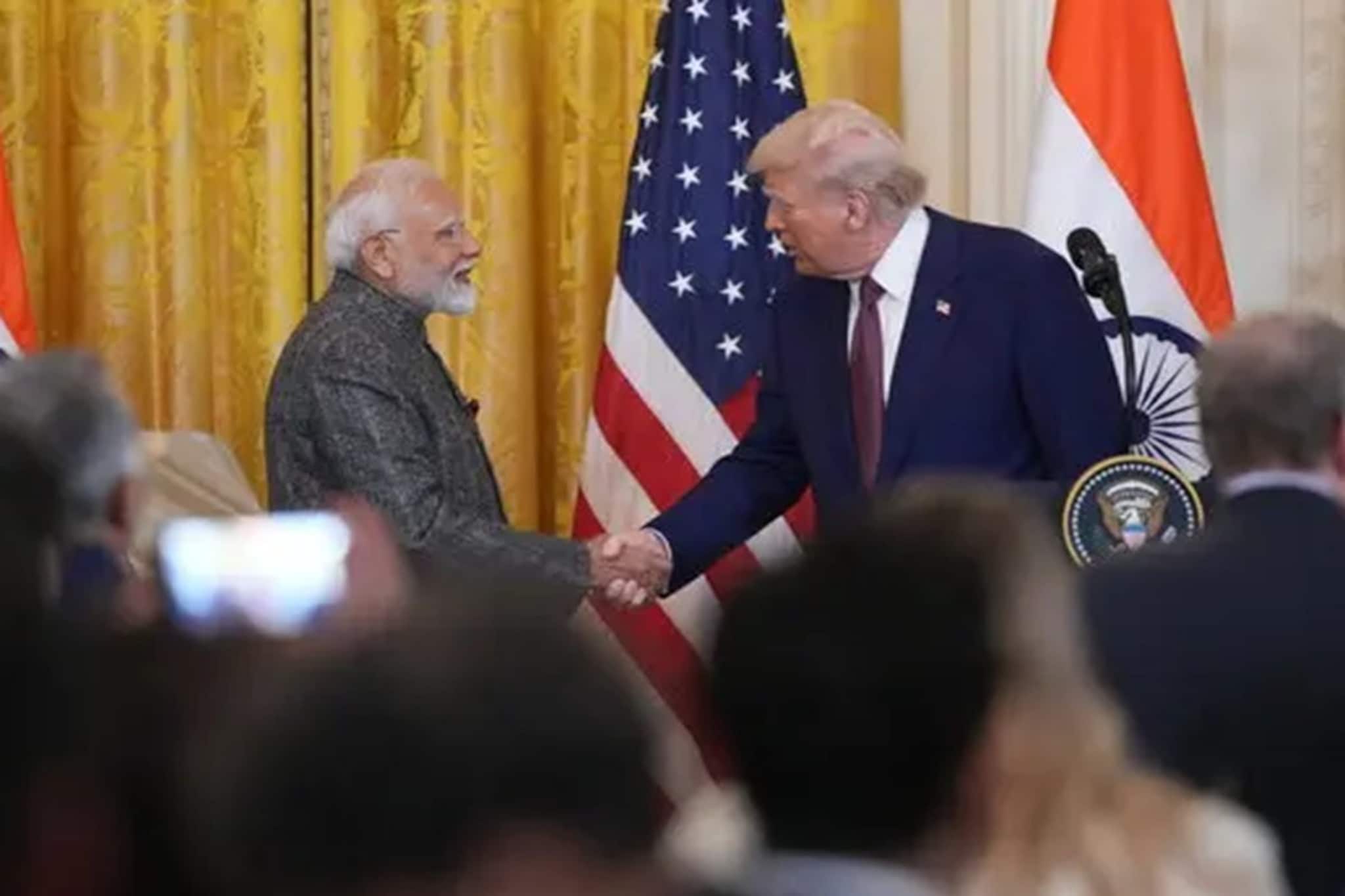 ‘লাভজনক মাইলফলক’! কত শতাংশ শুল্কে রফা হল? আশা দেখাচ্ছে ভারত ও আমেরিকার নতুন বাণিজ্যচুক্তি!