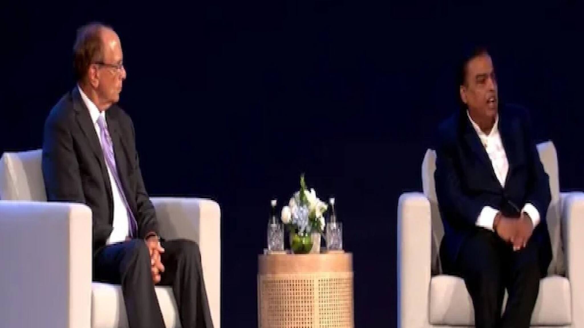 Mukesh Ambani: গাড়িতে বসেই ৩০০ মিলিয়ন ডলারের চুক্তি পাকা! মুকেশ আম্বানি এবং ল্যারি ফিঙ্কের জিও ব্ল্যাকরক সাফল্যের চূড়ায়