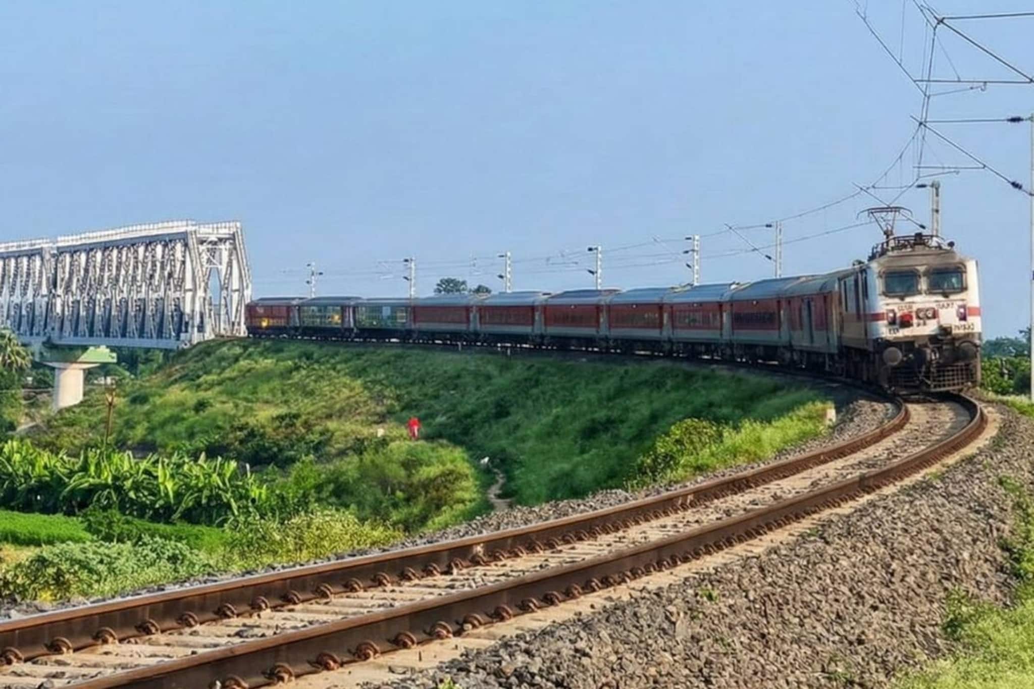 ‘নশিপুর প্যাসেঞ্জার হল্ট’ স্টেশনের অনুমোদন, ভোটের আগে মুর্শিদাবাদে নতুন স্টেশন