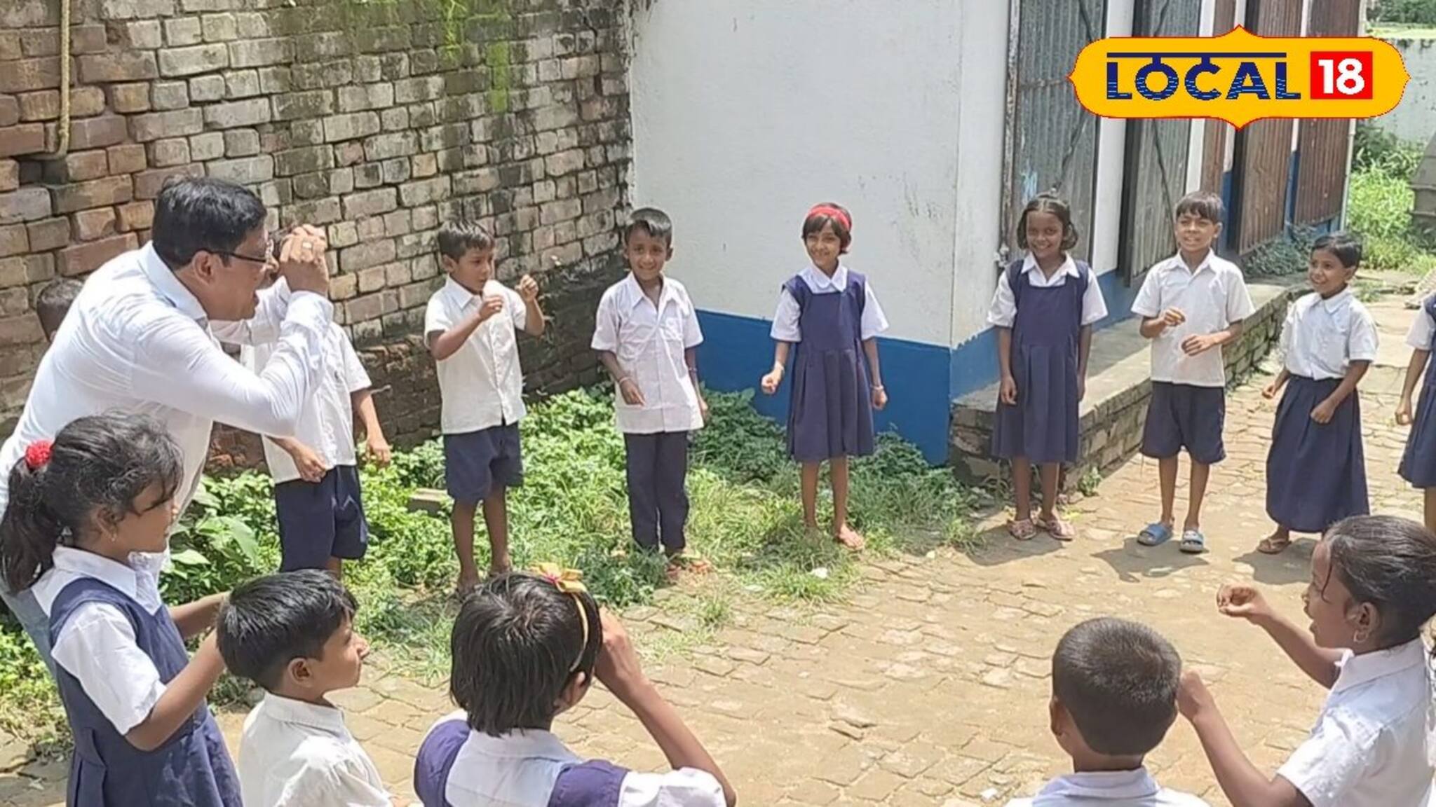 Murshidabad News: শুধু পুঁথিগত বিদ্যা নয়, শিশুদের বিকাশে সহ-পাঠ‍্যক্রমও সমান গুরুত্বপূর্ণ! খেলার ছলে পড়ুয়াদের পঠন-পাঠন দিচ্ছে মুর্শিদাবাদের এই প্রাথমিক স্কুল