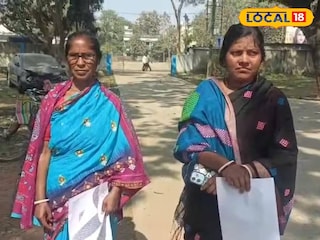 অভিযোগকারী পরিবারের সদস্যরা