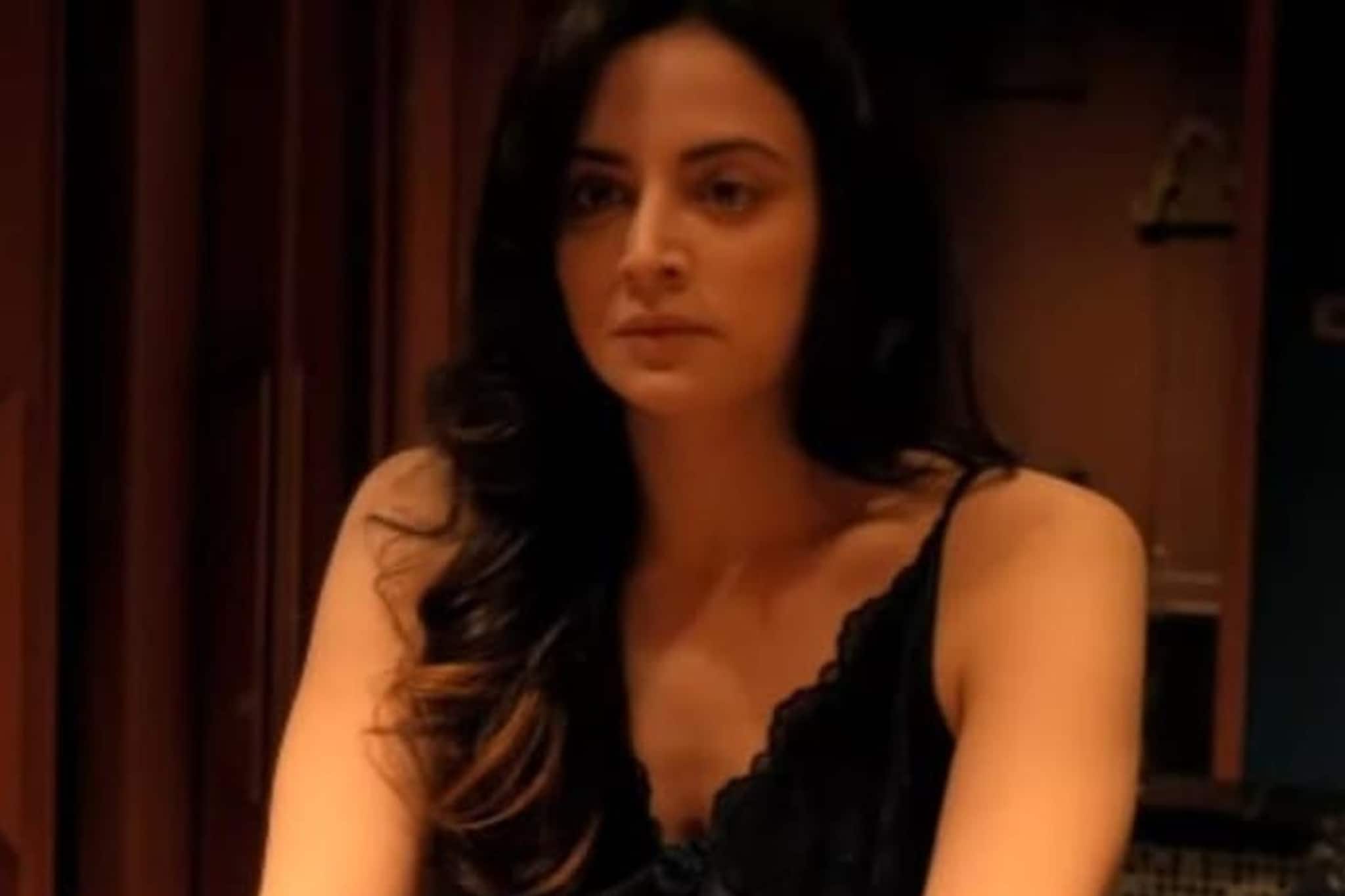 ৭.২ রেটিং, ভারতীয় সিরিজের ১২ দিনে ৫ কোটি ভিউ ! বিশ্বব্যাপী নেটফ্লিক্সে ১ নম্বর হিট