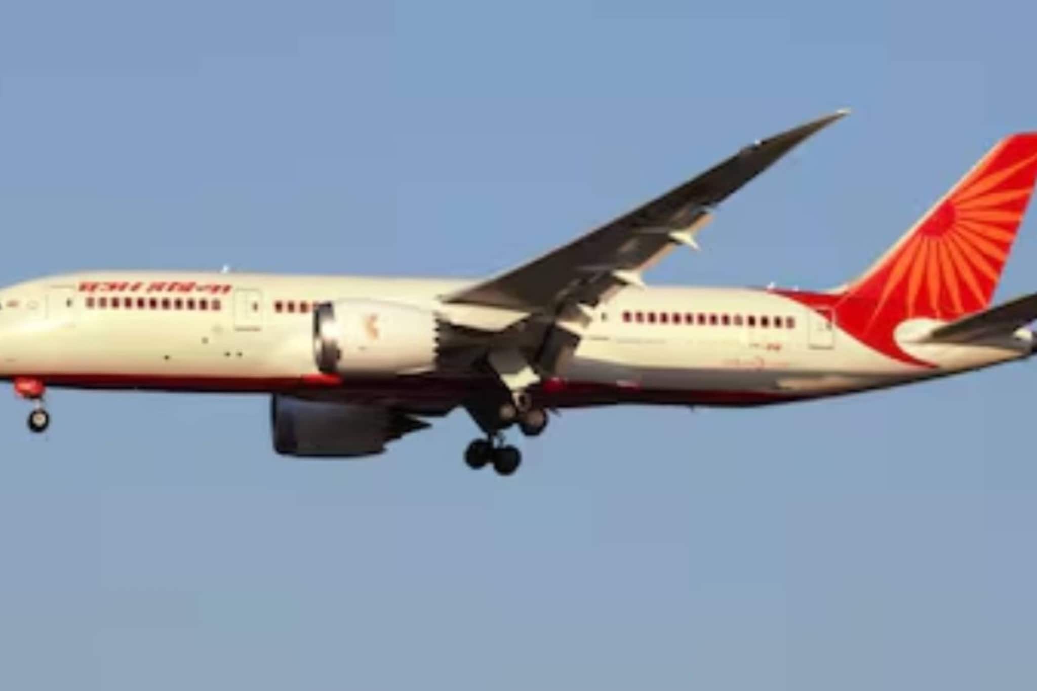 ইরানে ইজরায়েল-আমেরিকার আক্রমণের জেরে পশ্চিম এশিয়ায় উড়ান স্থগিত এয়ার ইন্ডিয়া, ইন্ডিগো-র