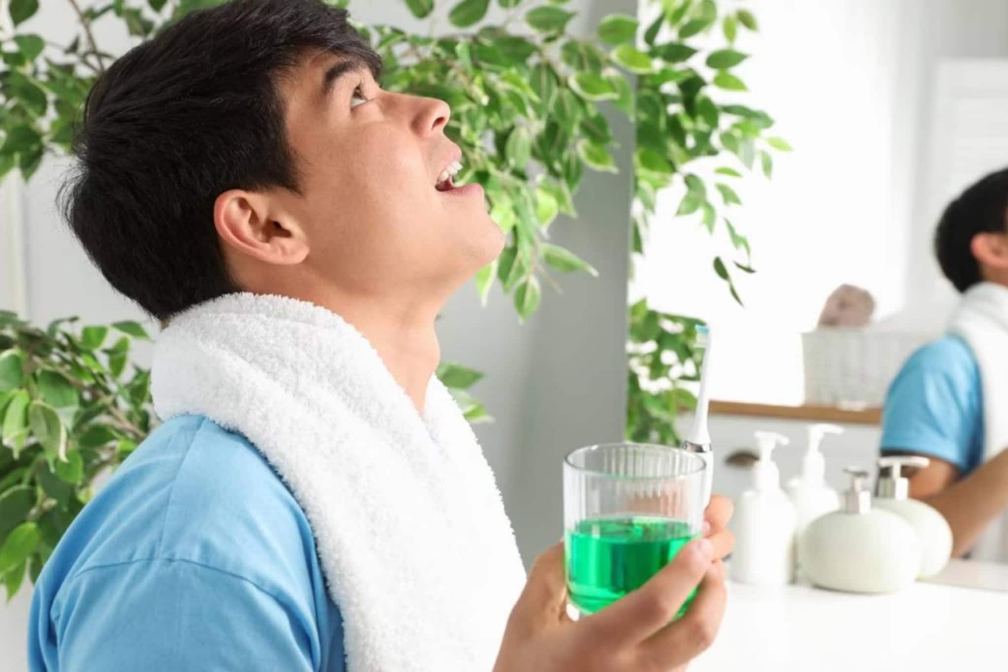 মাউথওয়াশ দিয়ে কুলকুচিতে দাঁত ও মাড়ির বড় ক্ষতি? বাড়ে ব্লাডপ্রেশার? জানুন বিশদে