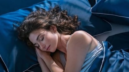 এটি দিনের ক্লান্তি দূর করে এটি দিনের ক্লান্তি দূর করে