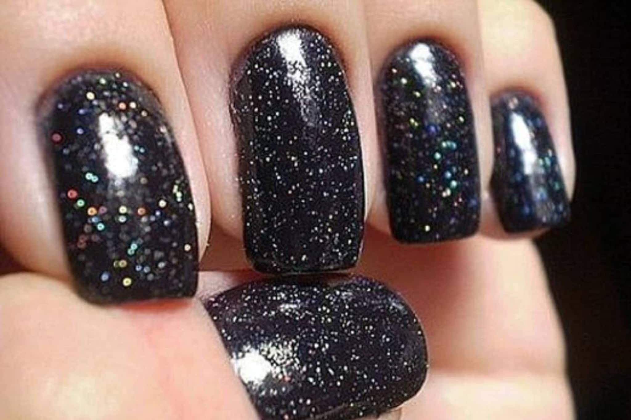 ২৬৭ ক্যারেটের বিরল কালো হিরের নেলপলিশ! বিশ্বের মহার্ঘ্যতম নখরঞ্জনীর দাম জানলে চমকে যাবেন ২৬৭ ক্যারেটের বিরল কালো হিরের নেলপলিশ! বিশ্বের মহার্ঘ্যতম নখরঞ্জনীর দাম জানলে চমকে যাবেন