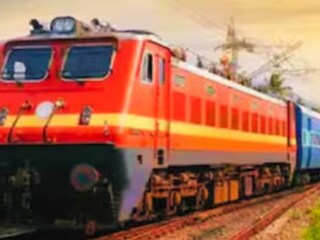 চাহিদা অনুযায়ী যাত্রীদের যাতায়াত আরও সহজ করতে স্পেশাল ট্রেন চালানোর সিদ্ধান্ত নিল রেল