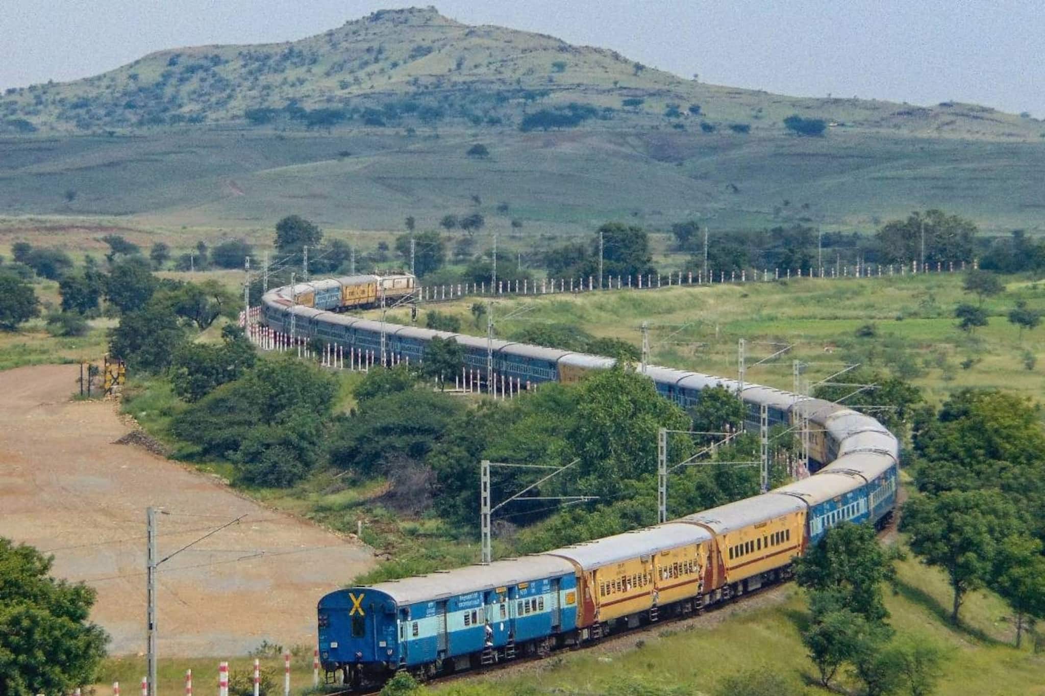 গ্রিন এনার্জিতে গুরুত্ব উত্তর-পূর্ব সীমান্ত রেলওয়ের ! সৌরশক্তিতে ভর করে ব্যাপক হ্রাস খরচ