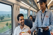 Indian Railways E Pantry Service: আসনে বসেই হাতে গরমাগরম খাবার! দূরপাল্লার ট্রেনে ই-প্যান্ট্রি পরিষেবা পেয়ে উচ্ছ্বসিত যাত্রীরা! জানুন কীভাবে অর্ডার করবেন