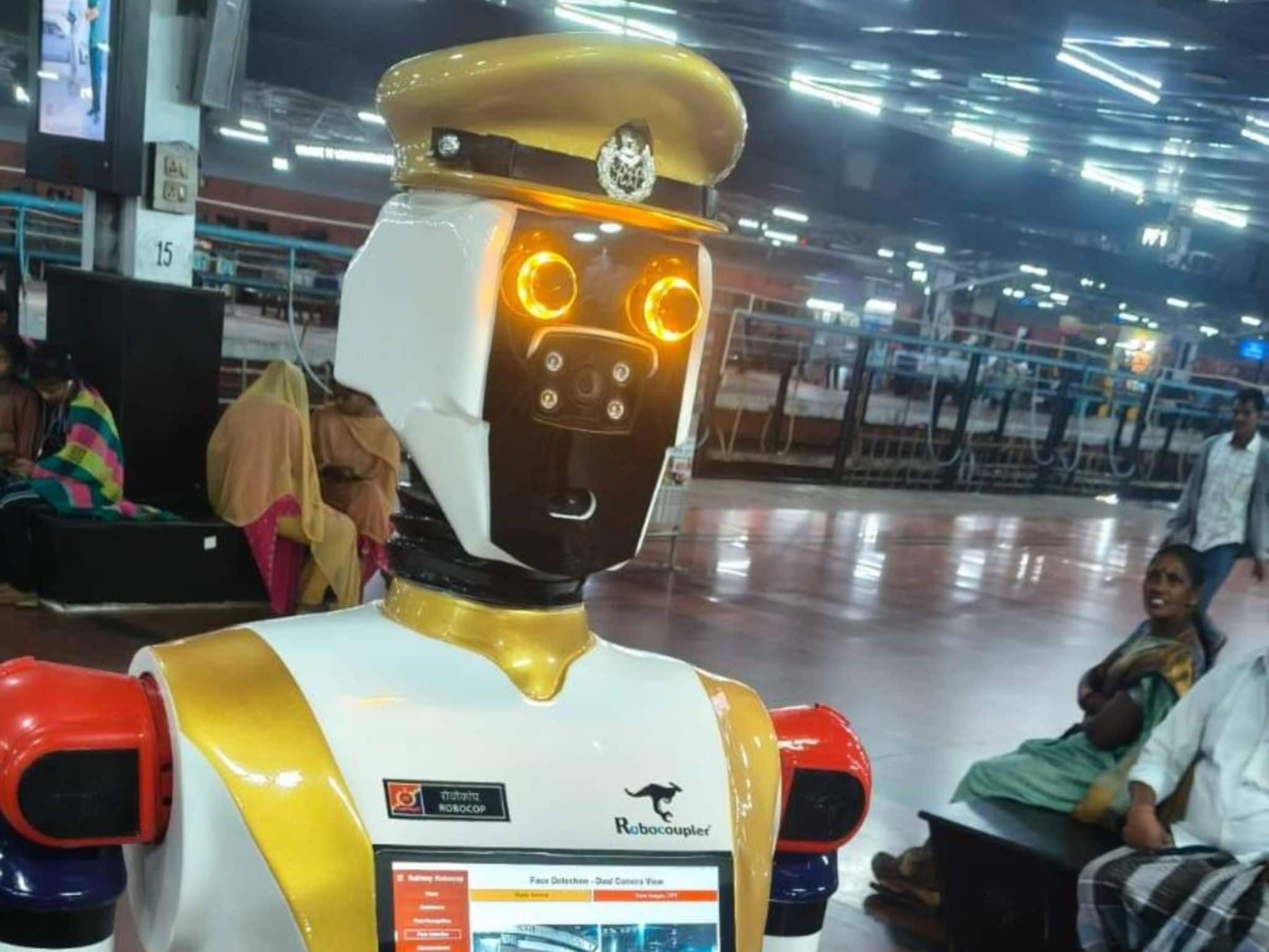 টিকিট না কেটেই ট্রেনে ওঠেন? সাবধান! আপনার উপর আড়াল থেকে নজর রাখছে রোবট-রক্ষী অর্জুন