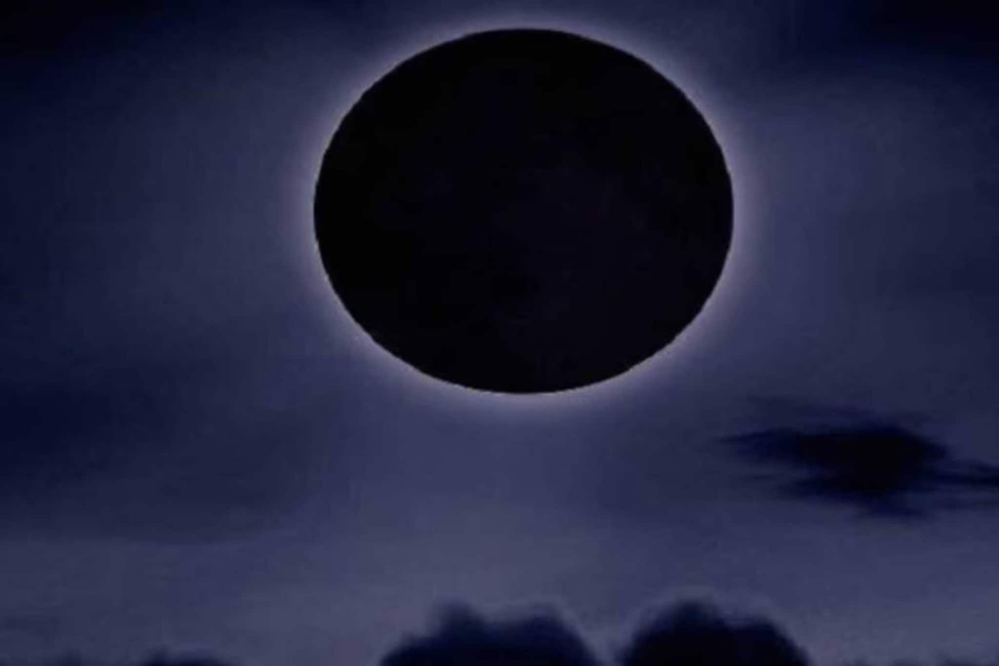 আজ ফাল্গুনী অমাবস্যা! সন্ধ্যায় এখানে জ্বালুন প্রদীপ! আসবে টাকার স্রোত! তুঙ্গে প্রেম