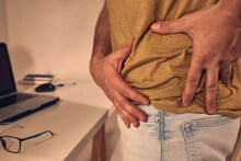 Hernia Cause & Symptoms: হার্নিয়া কী? কেন এটি হয়? লক্ষণ কী কী? অস্ত্রোপচার ছাড়াই কি এই রোগ সারে? জানুন বিশদে