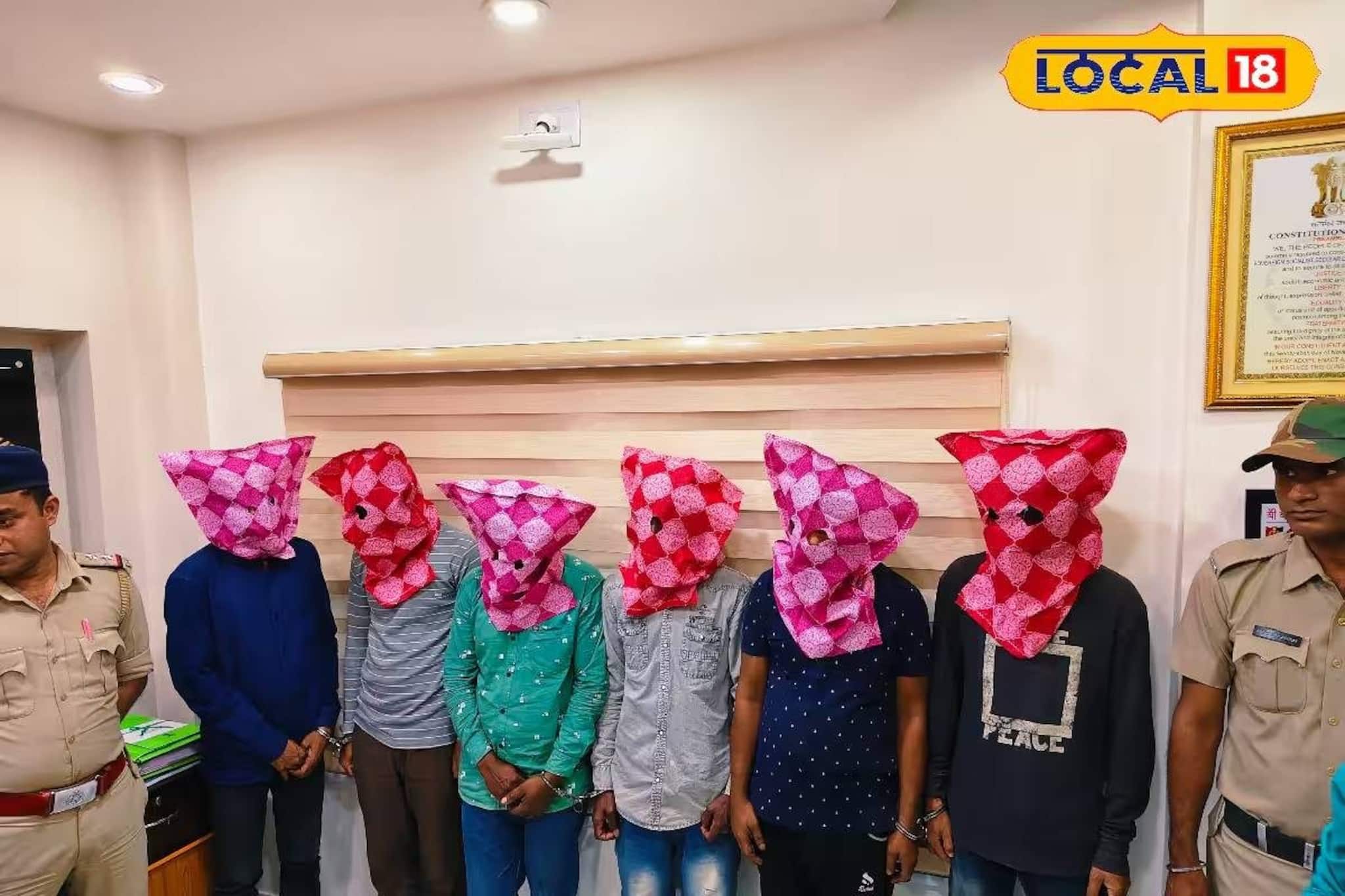 ডাকাতির ৪৮ ঘণ্টার মধ্যেই খেল খতম! পুলিশের জালে টাকা-গয়না সহ ৬ ডাকাত