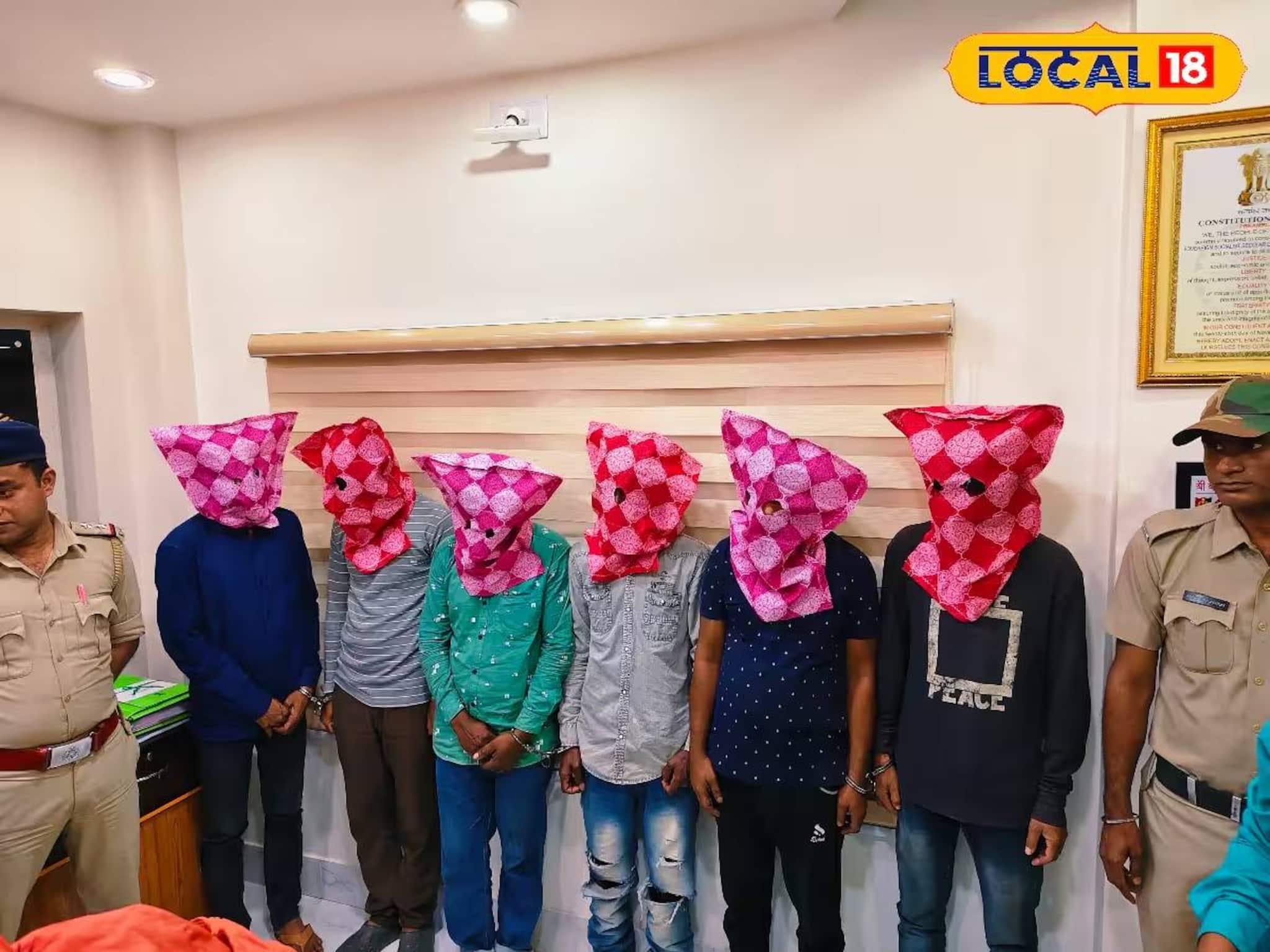 ডাকাতির ৪৮ ঘণ্টার মধ্যেই খেল খতম! পুলিশের জালে টাকা-গয়না সহ ৬ ডাকাত