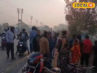 ঘটনাস্থলে ভিড়