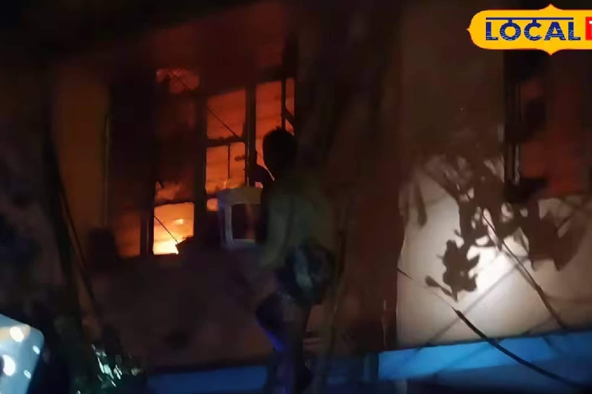 হাসনাবাদে বিধ্বংসী অগ্নিকাণ্ড! দাউ দাউ করে জ্বলল কারখানার দোতলার গোডাউন