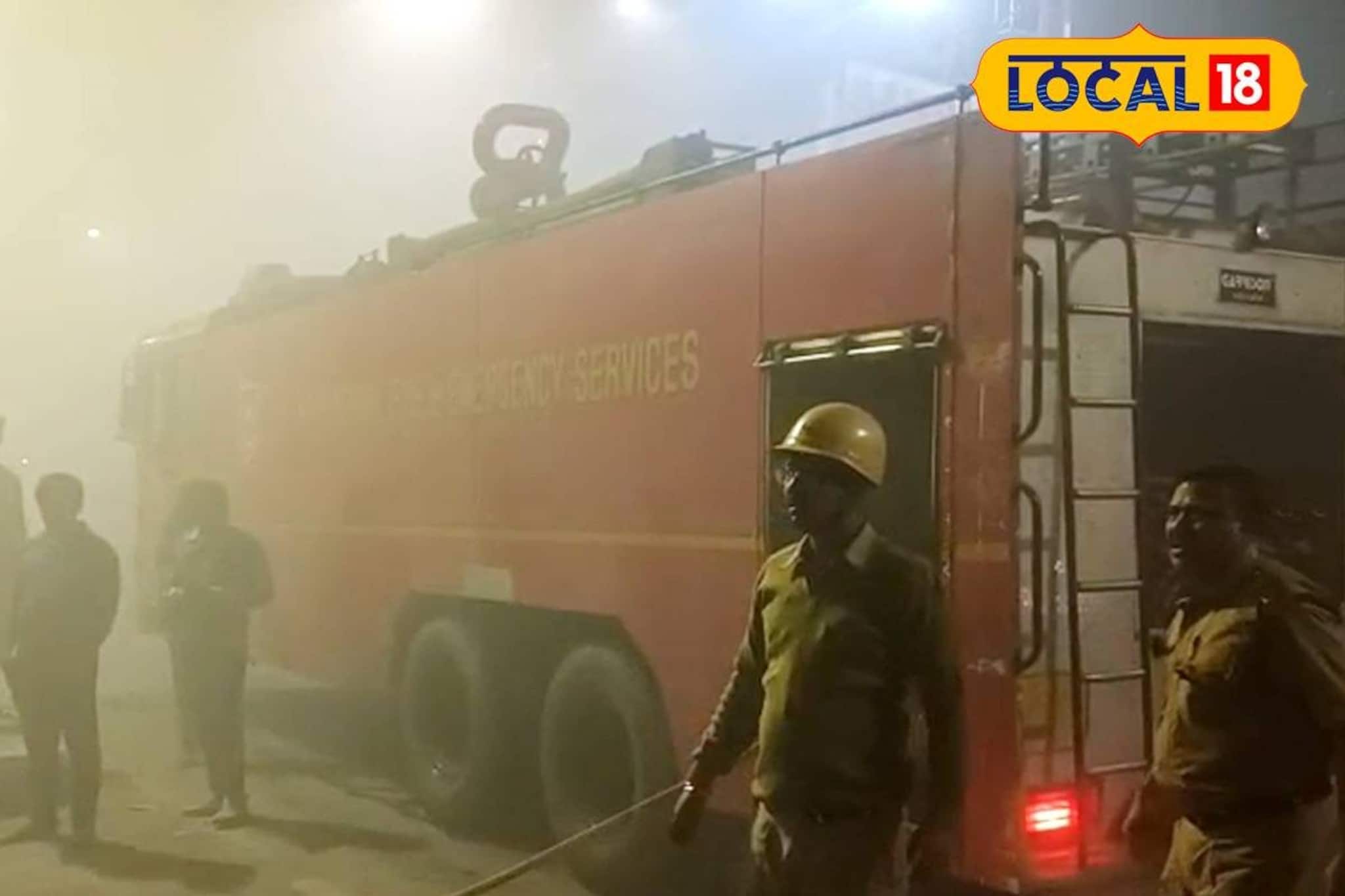 কামারহাটিতে বিধ্বংসী আগুন! ধোঁয়ায় ঢাকল চারপাশ