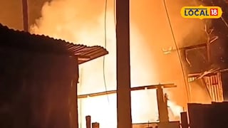 দাউ দাউ করে বাড়ি জ্বলছে