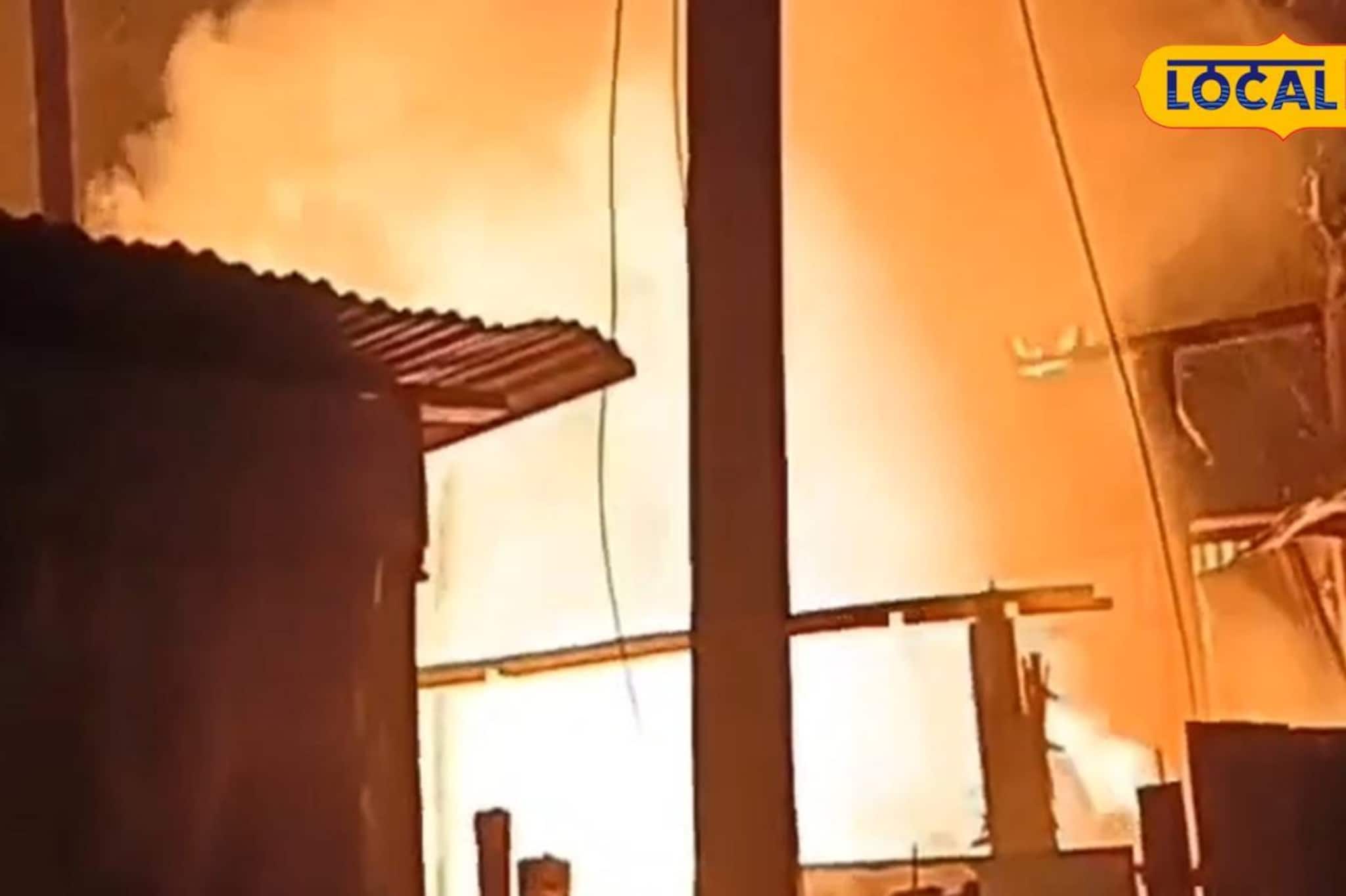 চোখের নিমেষে পুড়ে ছাই আস্ত বাড়ি! ইসলামপুরে বিধ্বংসী অগ্নিকাণ্ড