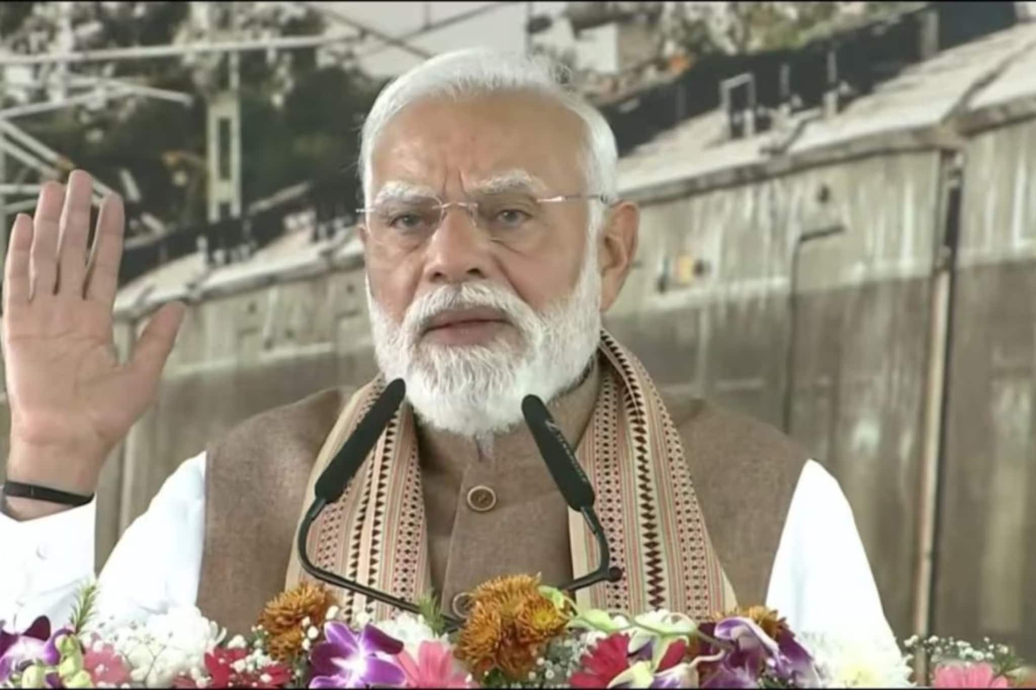 ‘নোংরা ও নগ্ন রাজনীতি’! AI সামিটে কংগ্রেসের খালি গায়ে বিক্ষোভকে কড়া ভাষায় আক্রমণ মোদির