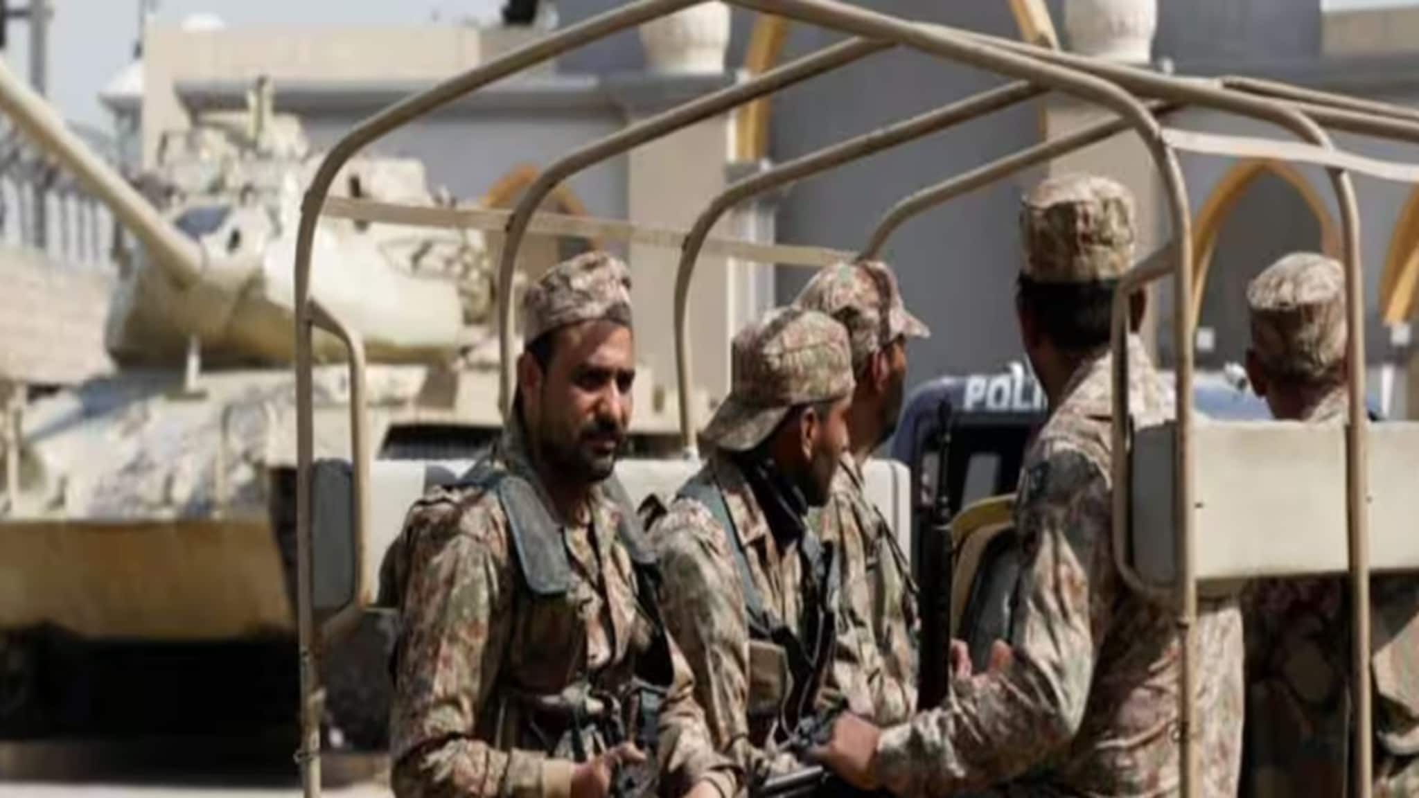 BLA Kidnaps Pak Soldiers: ১৭ জন পাক সেনাকে অপহরণ, সময় সাত দিন! শেহবাজ শরিফ সরকারকে বন্দি মুক্তির শর্ত দিল বিএলএ