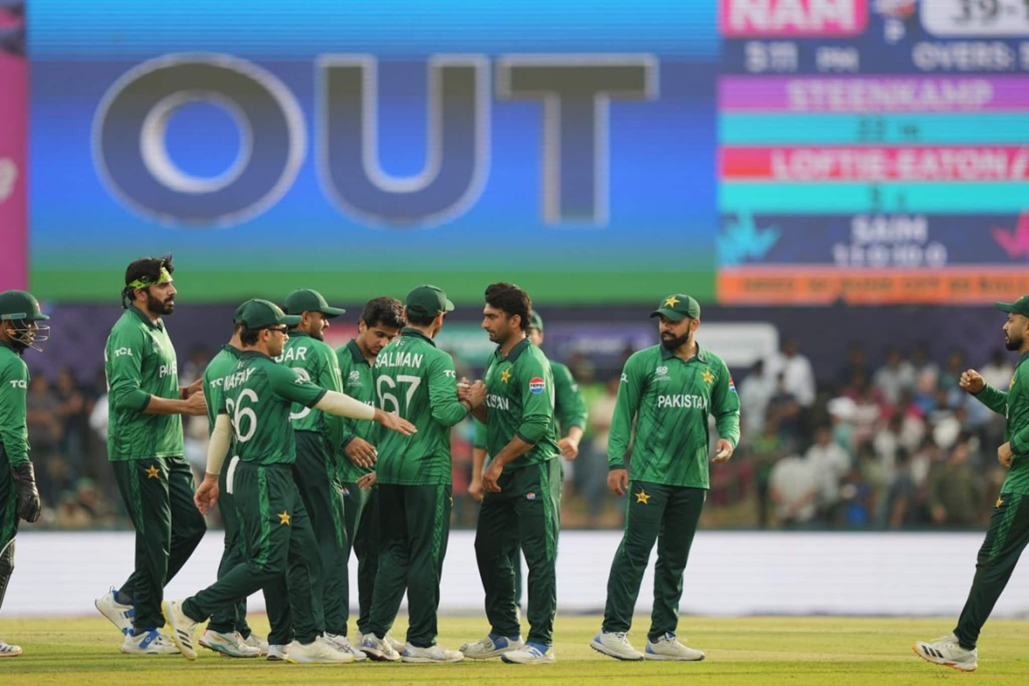 Explained: নিউজিল্যান্ডের হারে বেঁচে রইল পাকিস্তানের আশা, ১৩ ওভারে রান তাড়া না ৬১ রানে জয়? কোন সমীকরণে সেমিফাইনালে যেতে পারে পাকিস্তান, জেনে নিন Explained: নিউজিল্যান্ডের হারে বেঁচে রইল পাকিস্তানের আশা, ১৩ ওভারে রান তাড়া না ৬১ রানে জয়? কোন সমীকরণে সেমিফাইনালে যেতে পারে পাকিস্তান, জেনে নিন