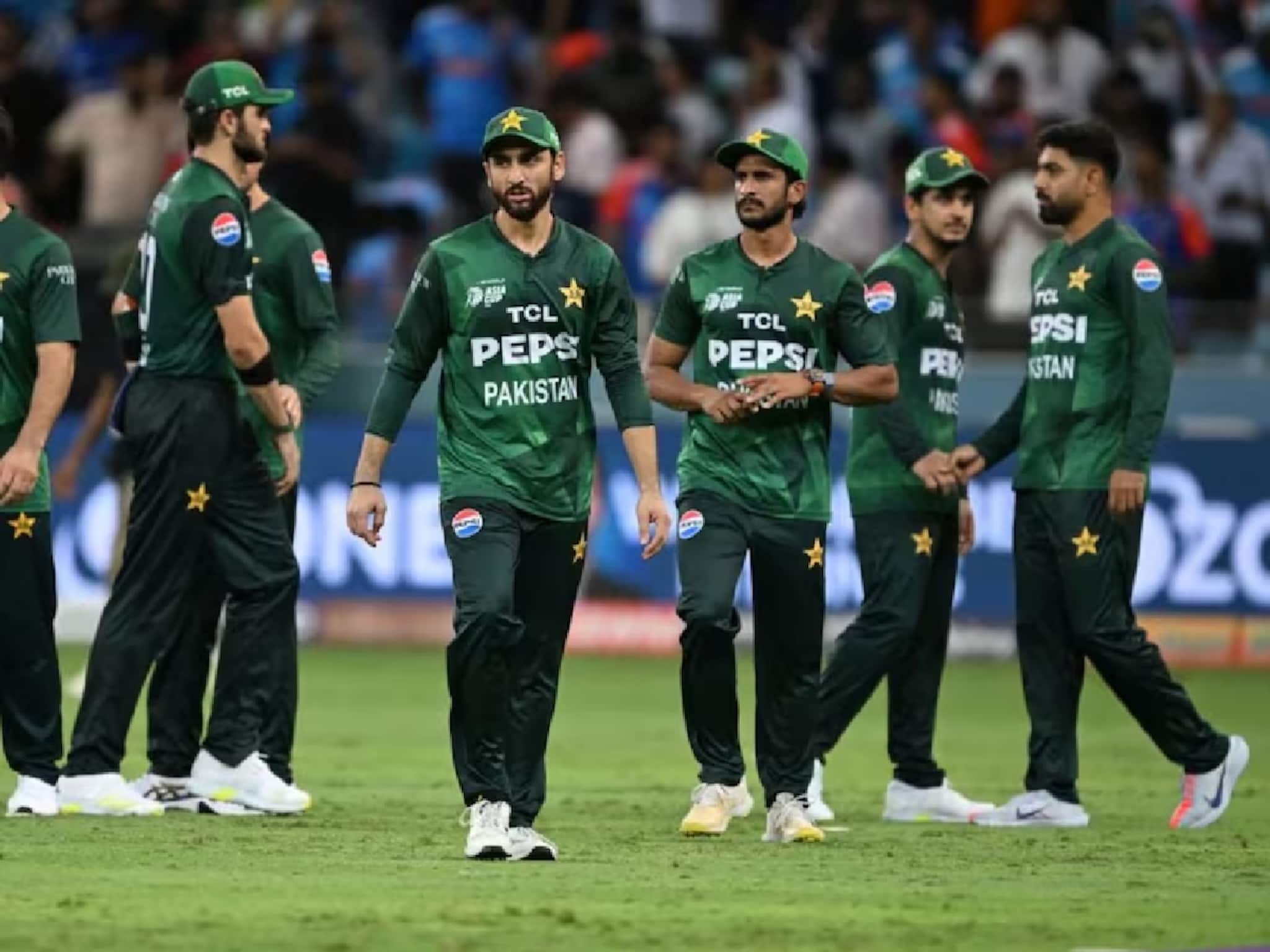 হাঁকপাঁক করছে, সাহায্য না পেয়ে দম আটকে আসছে, ‘ধীরে চলো’ নীতিত পাকিস্তানের ইউ টার্ন!