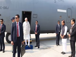 অসমে ঐতিহাসিক ইমার্জেন্সি ল্যান্ডিং ফ্যাসিলিটিতে মোদির অবতরণ