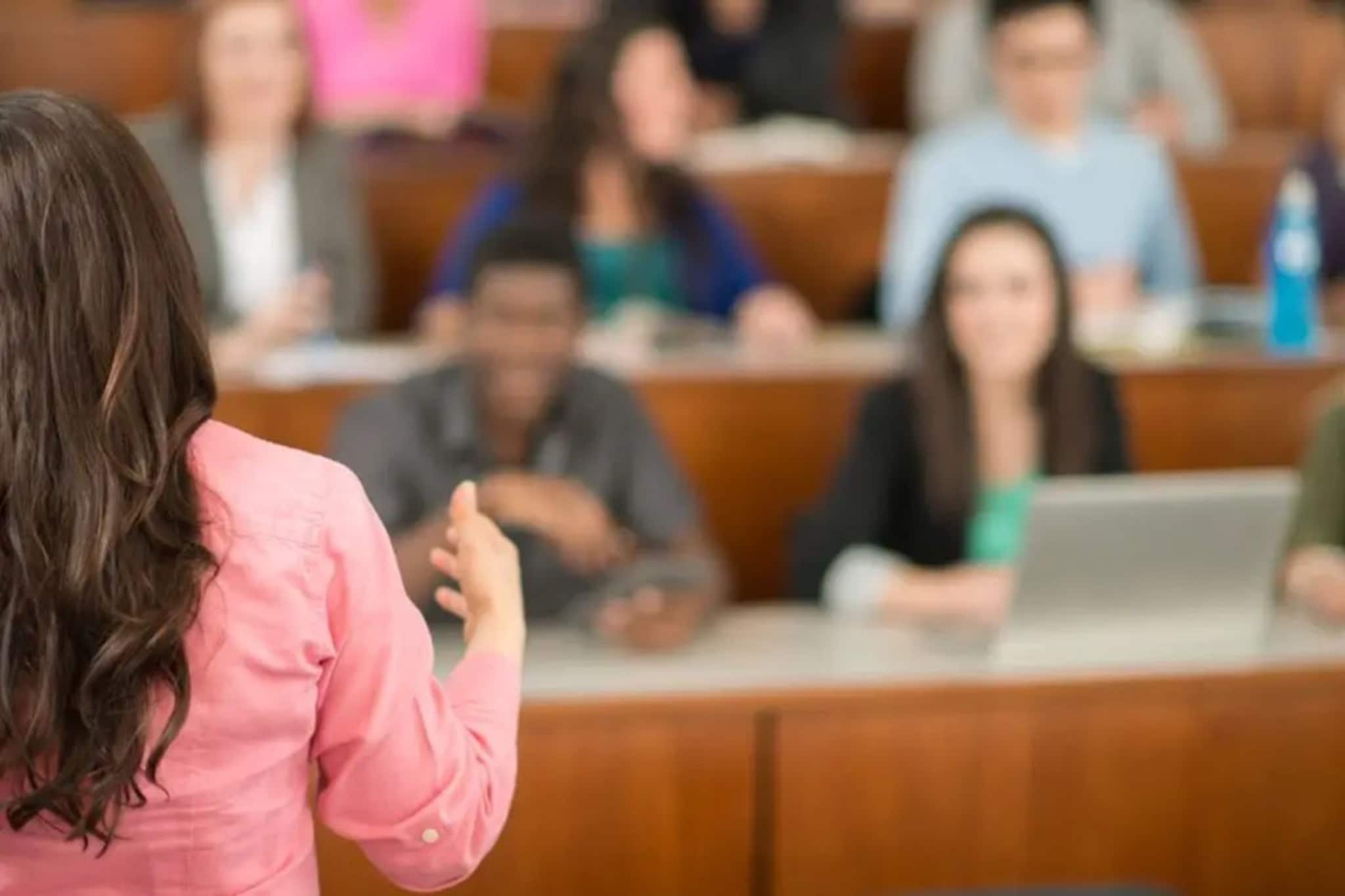 কলেজে ৫১ বিষয়ে অধ্যাপক, ১ হাজার সহকারী অধ্যাপক নিয়োগ! জানুন বিশদে