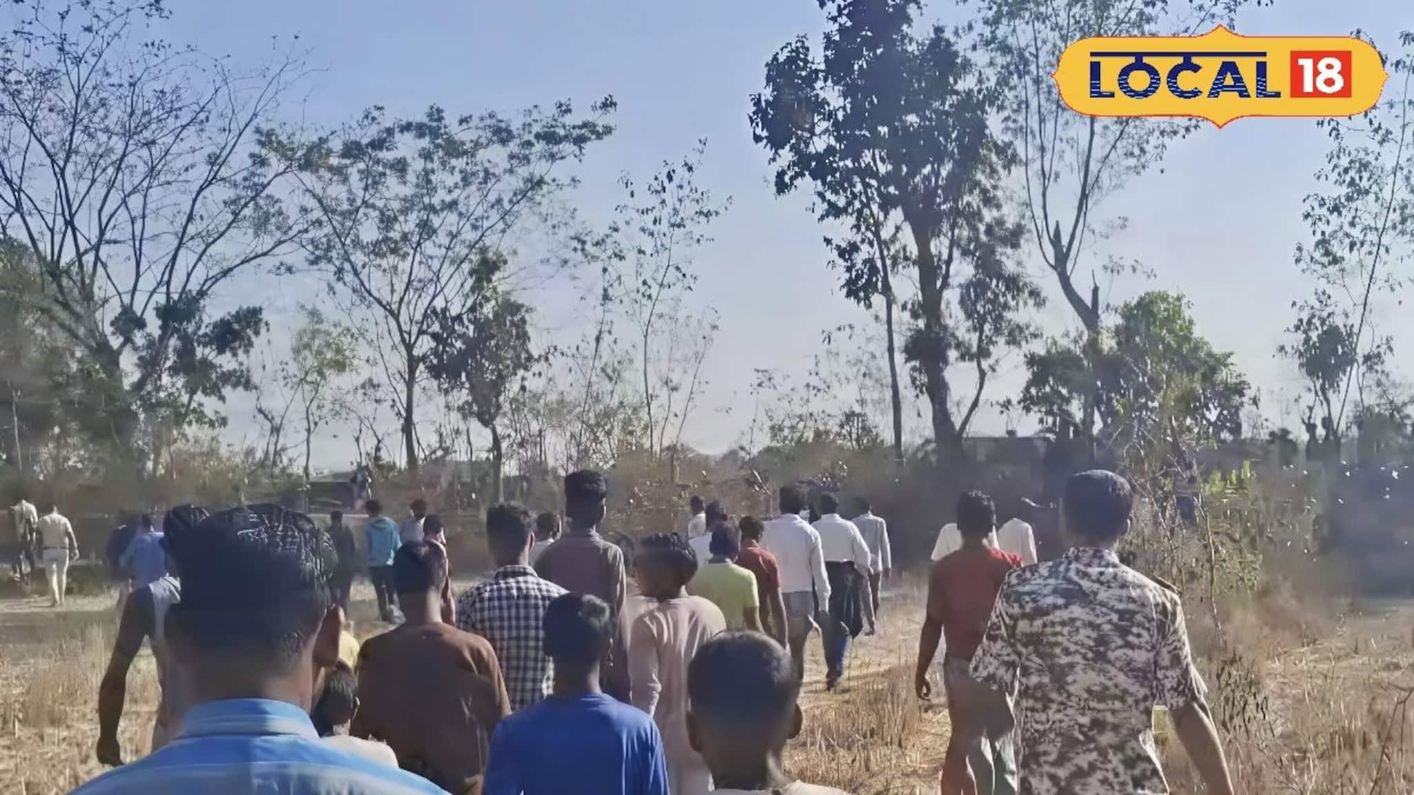 Elephant Attack: গরু চড়াতে গিয়ে যমের মুখোমুখি! বৃদ্ধকে শুঁড়ে তুলে আছড়ে আছড়ে মারল বুনো হাতি, বাঘমুন্ডিতে তুমুল আতঙ্ক