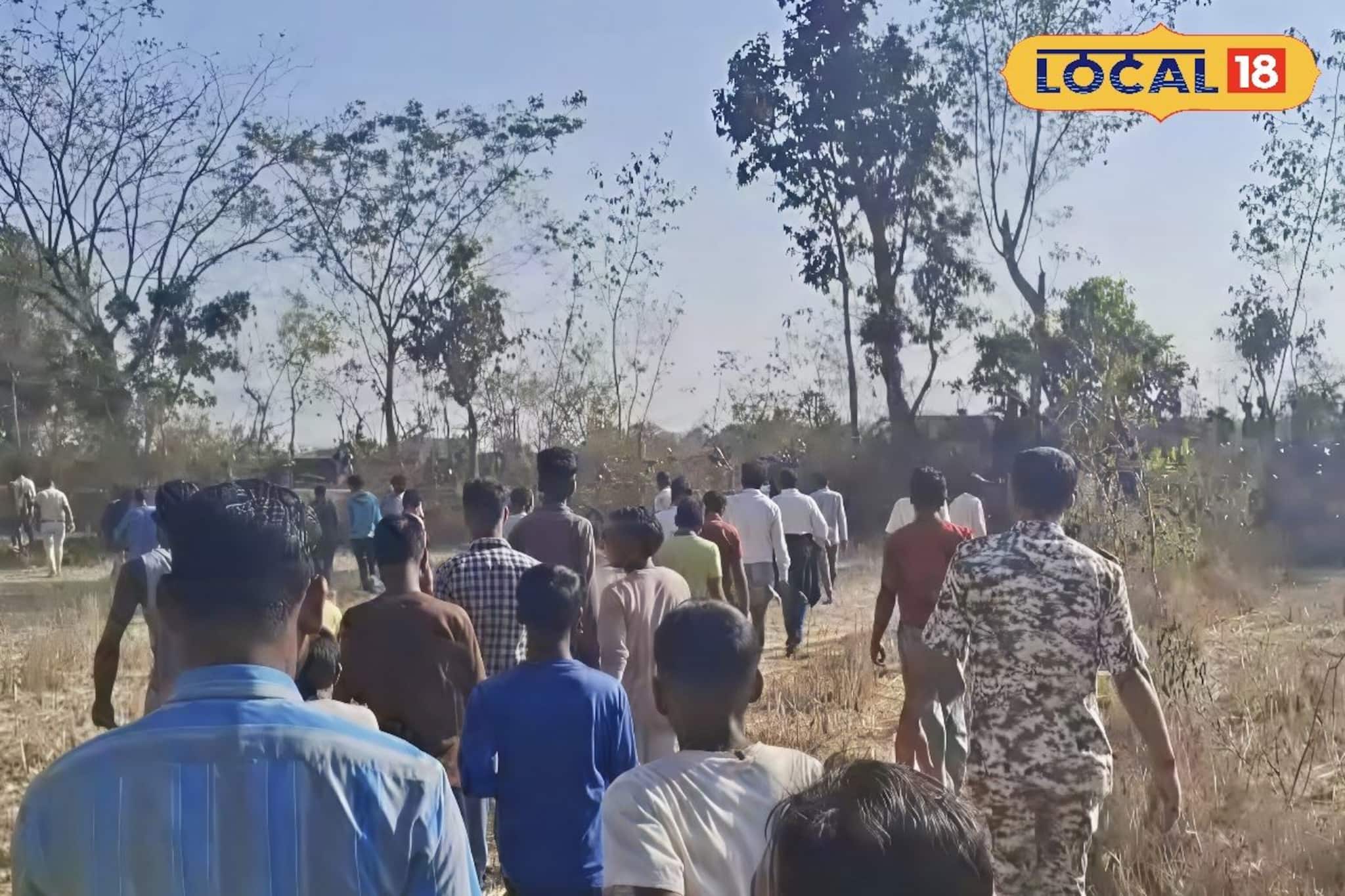 গরু চড়াতে গিয়ে যমের মুখোমুখি! বৃদ্ধকে শুঁড়ে তুলে আছড়ে আছড়ে মারল হাতি, বাঘমুন্ডিতে আতঙ্ক