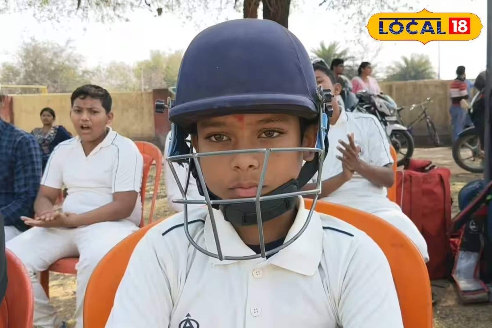 পুরুলিয়ায় আধুনিক পরিকাঠামো সম্পন্ন ক্রিকেট অ্যাকাডেমি! প্রশিক্ষণ দিচ্ছেন মুম্বইয়ের কোচ