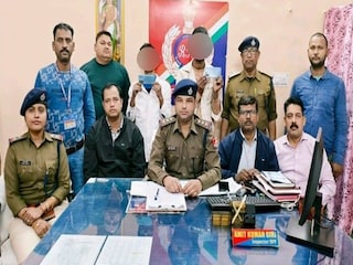 মোবাইল চোরদের গ্রেফতার করল RPF