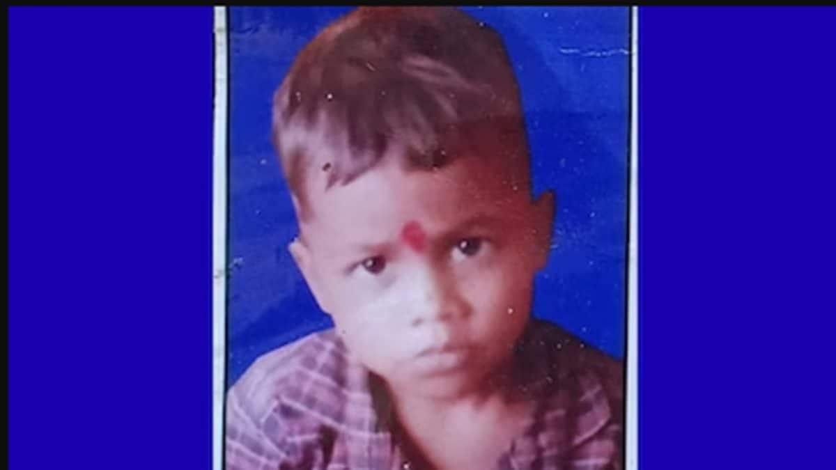 Rajasthan Child Murder: বাগানে খেলতে খেলতে উধাও হয়ে গিয়েছিল ছোট্ট প্রিন্স! ৬ বছর পর যা জানা গেল, হার মানবে সিনেমার গল্প Rajasthan Child Murder: বাগানে খেলতে খেলতে উধাও হয়ে গিয়েছিল ছোট্ট প্রিন্স! ৬ বছর পর যা জানা গেল, হার মানবে সিনেমার গল্প