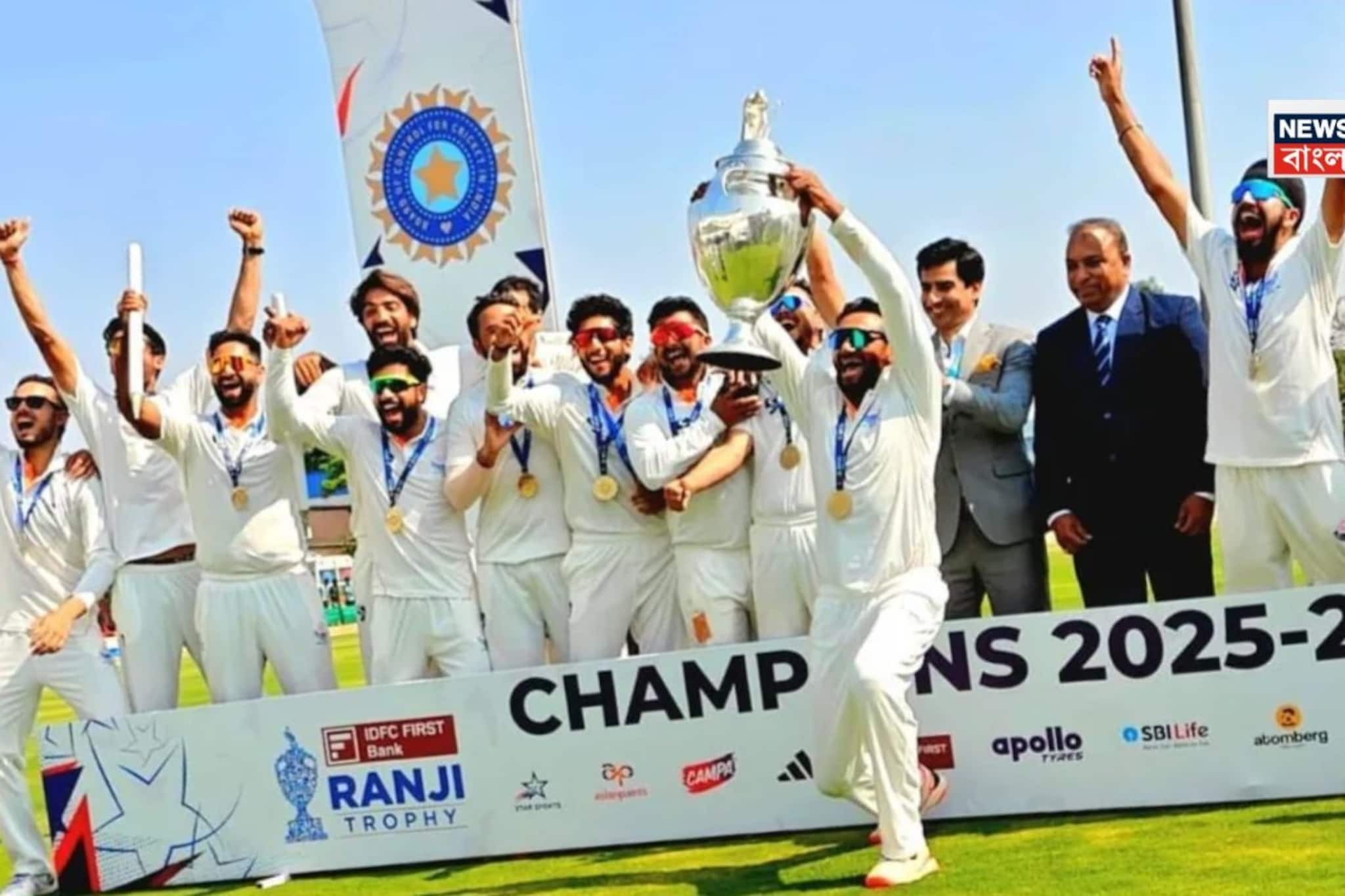 জম্মু-কাশ্মীরের ক্রিকেটারদের চাকরি, ২ কোটি টাকা, রনজি জয়ের পুরস্কারে ভাসছেন আকিব নবীরা