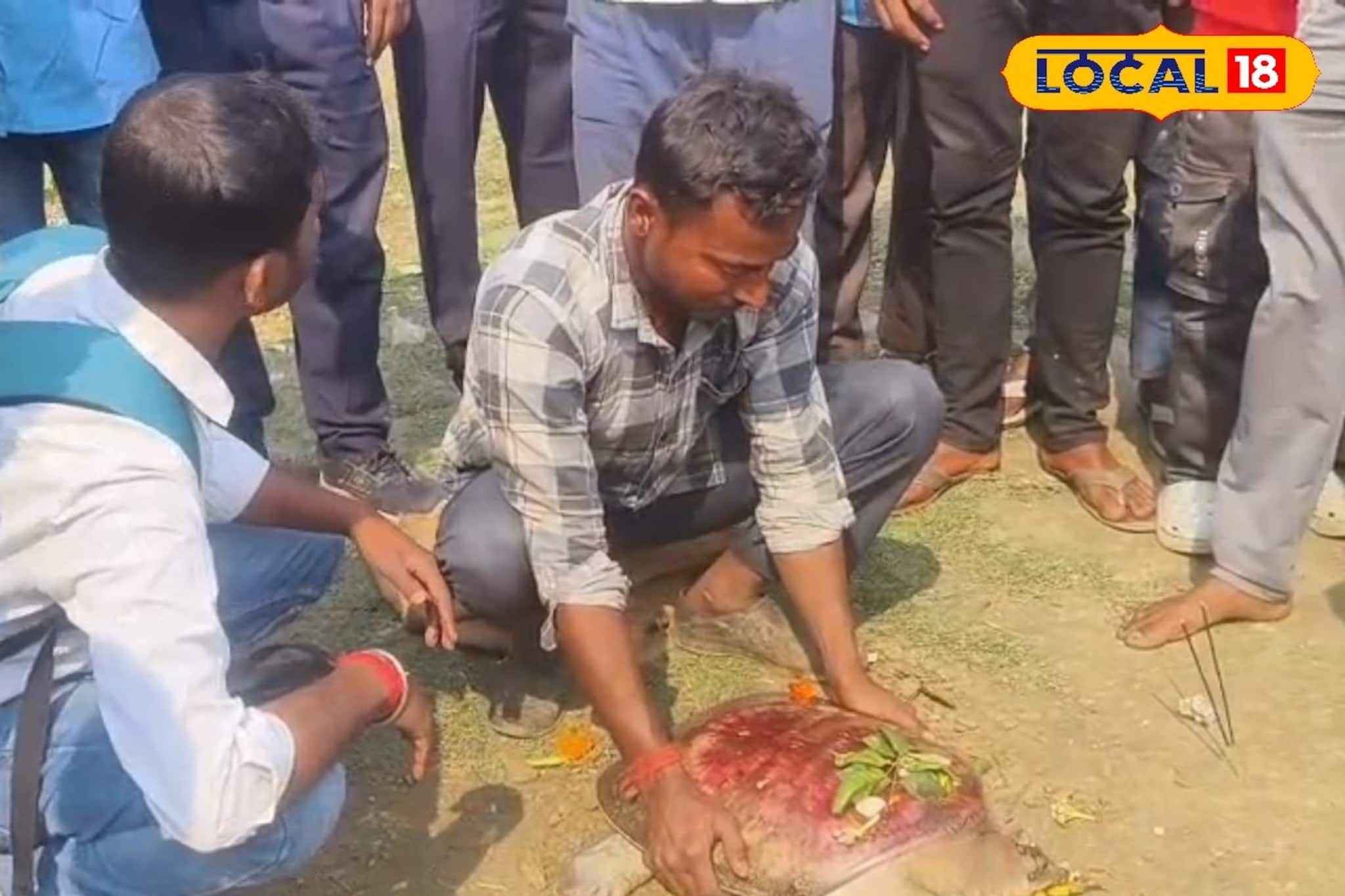 রাধাগোবিন্দ মন্দিরের পুকুর থেকে উদ্ধার ‘বিষ্ণু অবতার’! পুজো গিয়ে গঙ্গায় মুক্তি, দেখুন