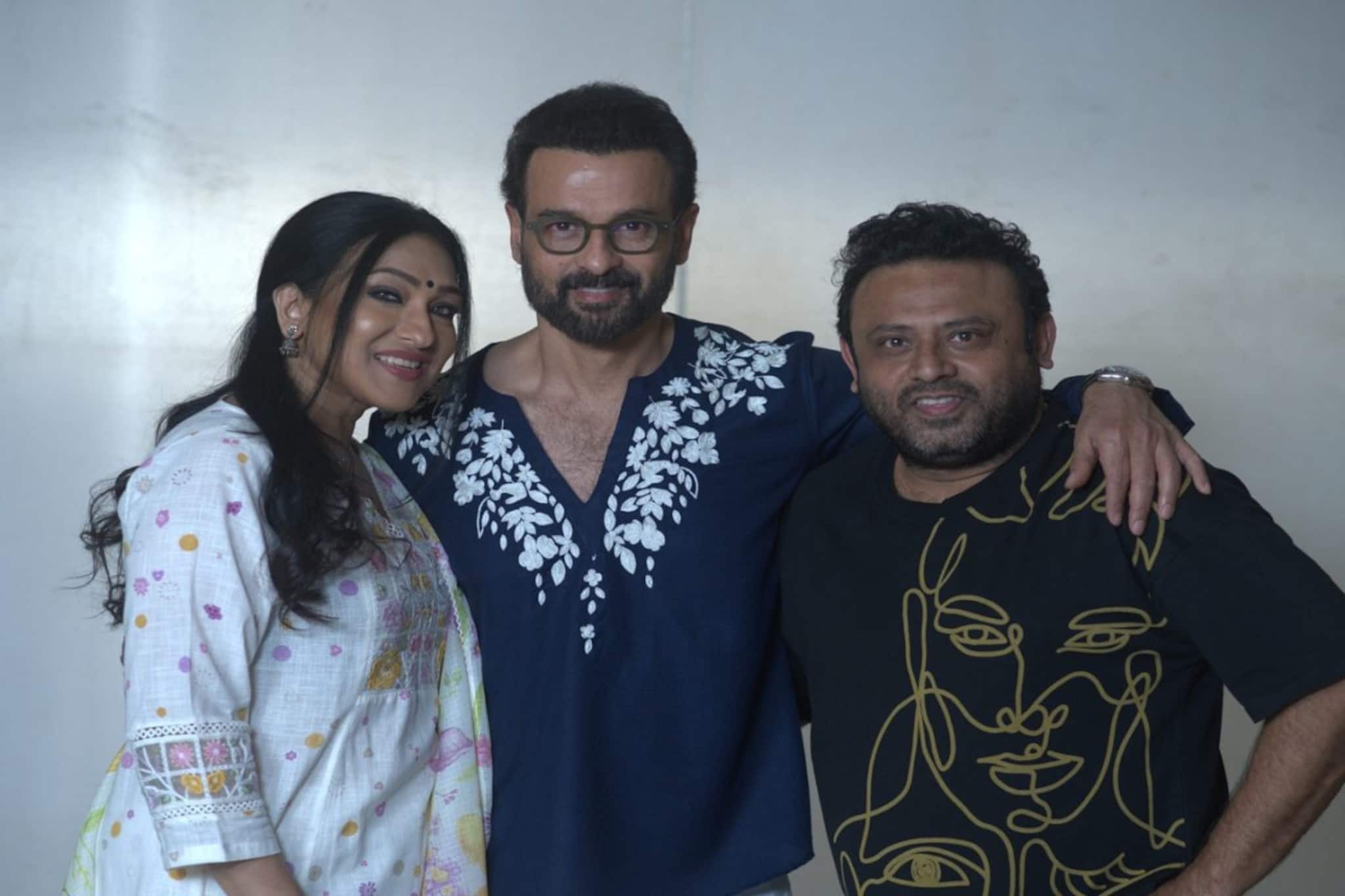 একাকিত্ব থেকে সাহচর্যের আখ্যান, বাবা আর ছেলের মধ্যে সেতু বাঁধতে আসছে ঋতুপর্ণার ‘জয়িতা’